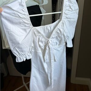 Femme Cradle - Puff Sleeve Sweetheart Neckline Tie Front Plain Mini Sheath Dress